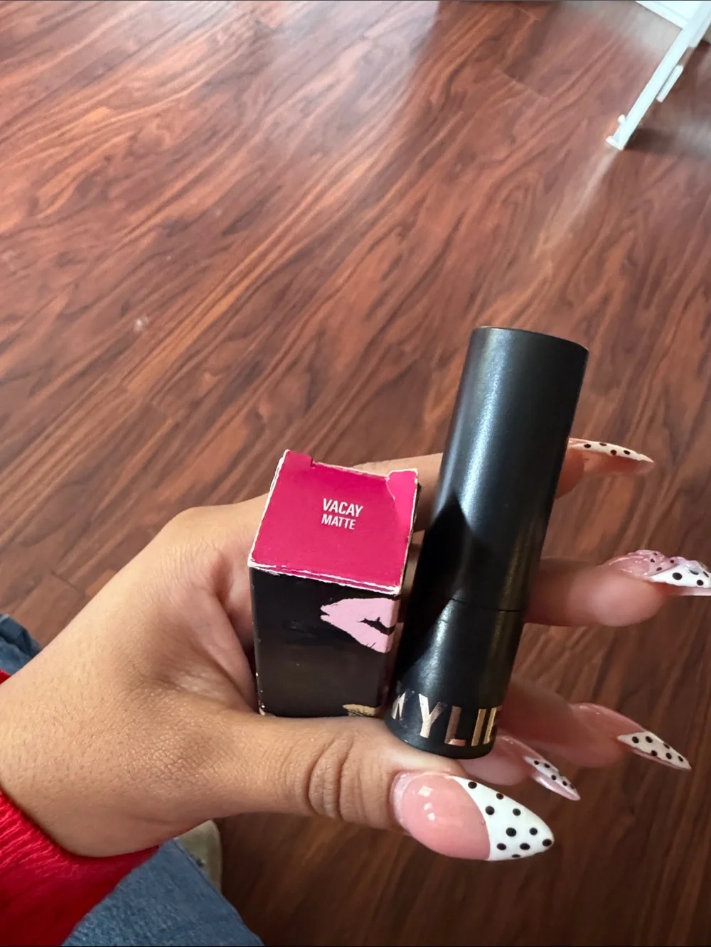 Kylie Cosmetics matte lipstick - shade Vacay